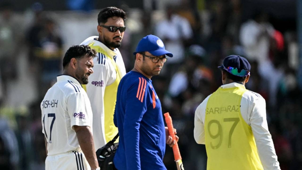 Rishabh Pant Injury Update: Kya Sher Day 2 Par Maidan Me Wapas Lautega? Sitanshu Kotak Ne Diya Bada Statement