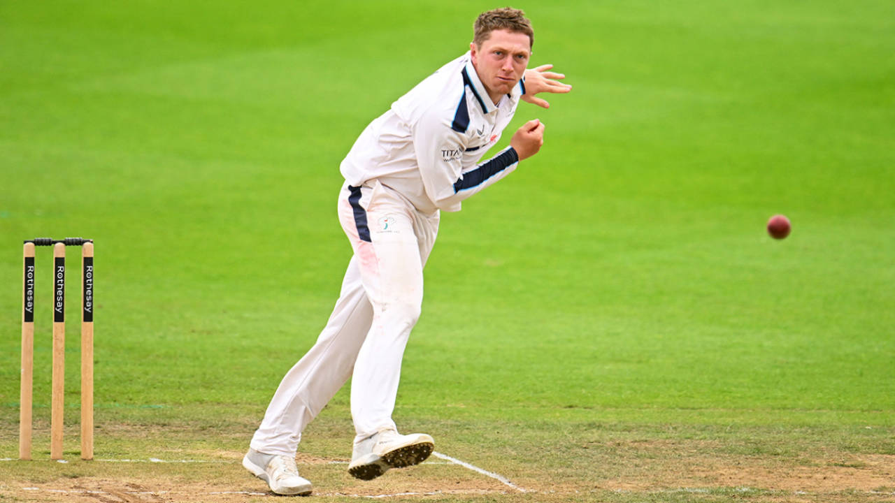 Dom Bess ka ghamasan: Yorkshire ne Hampshire ko dhool chatai, Relegation fight mein aaya naya twist!