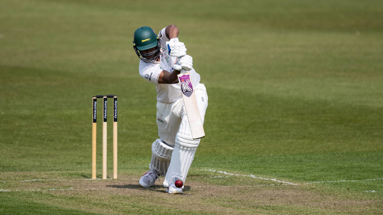 Scarborough mein Rishi Patel aur Sheridon Gumbs ka Masterclass: Yorkshire ki title umeedon par Leicestershire ne fera paani