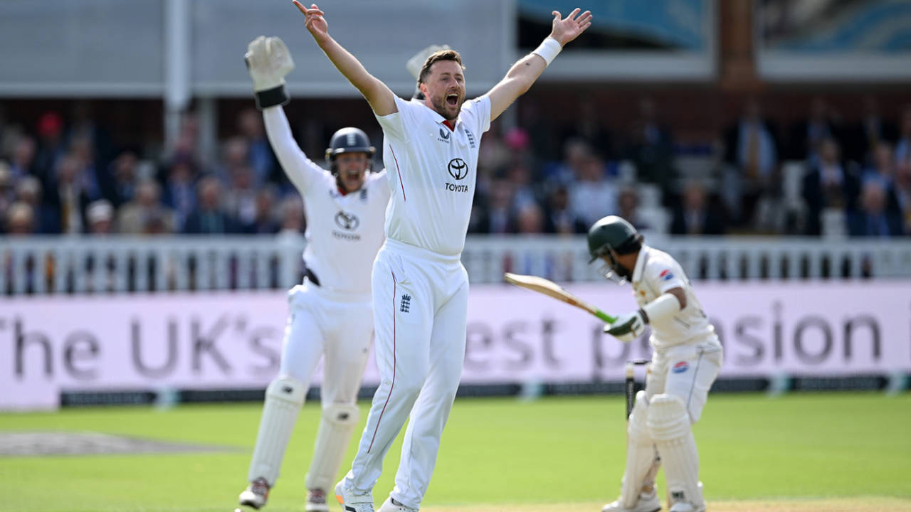 Lord's mein Pakistan ki Beizzati tai: Dan Lawrence ne dho dala, England ne khadi ki 350 plus ki Himalaya jaisi Lead