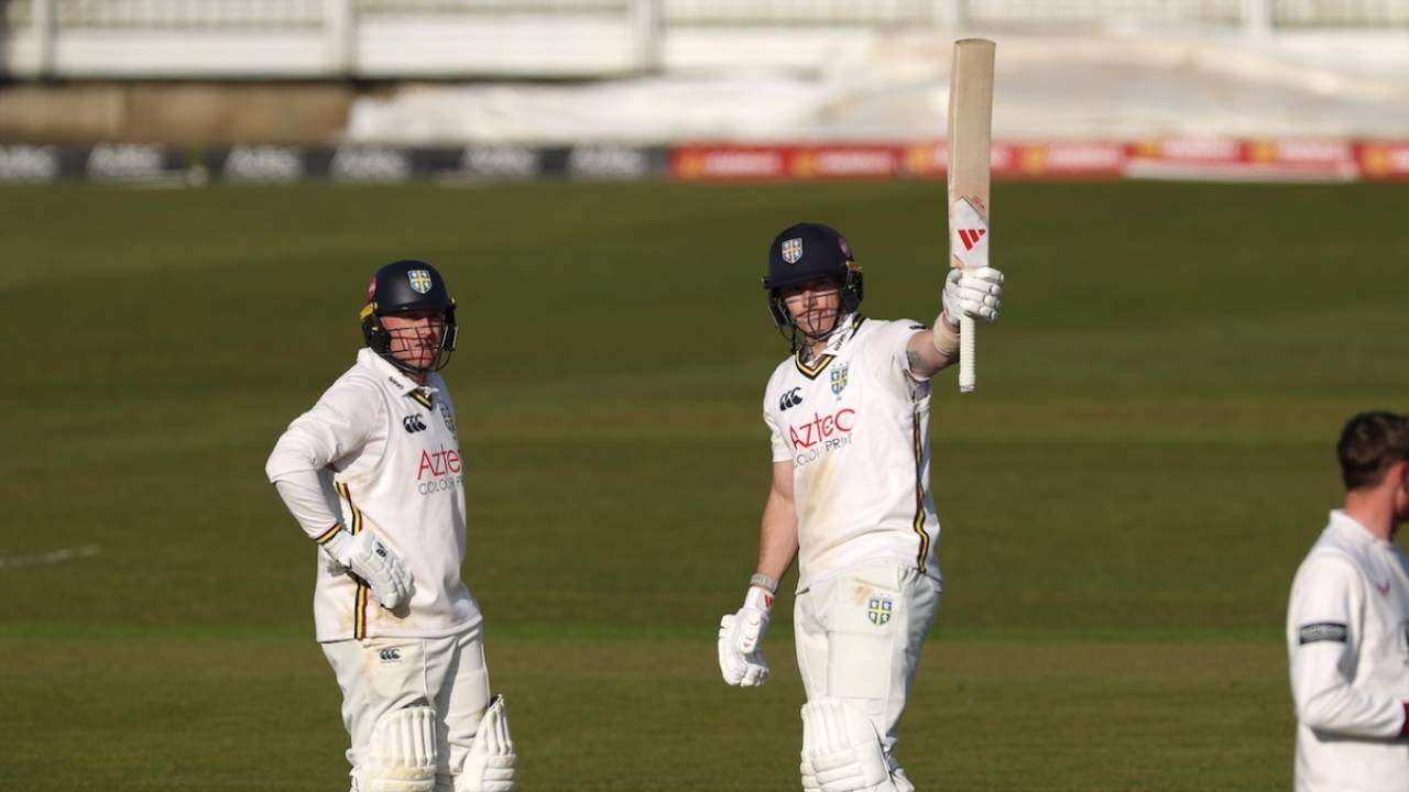 6 Balls and Game Over: Durham ne ki Tabahi, Gloucestershire ko kiya charo khane chit!