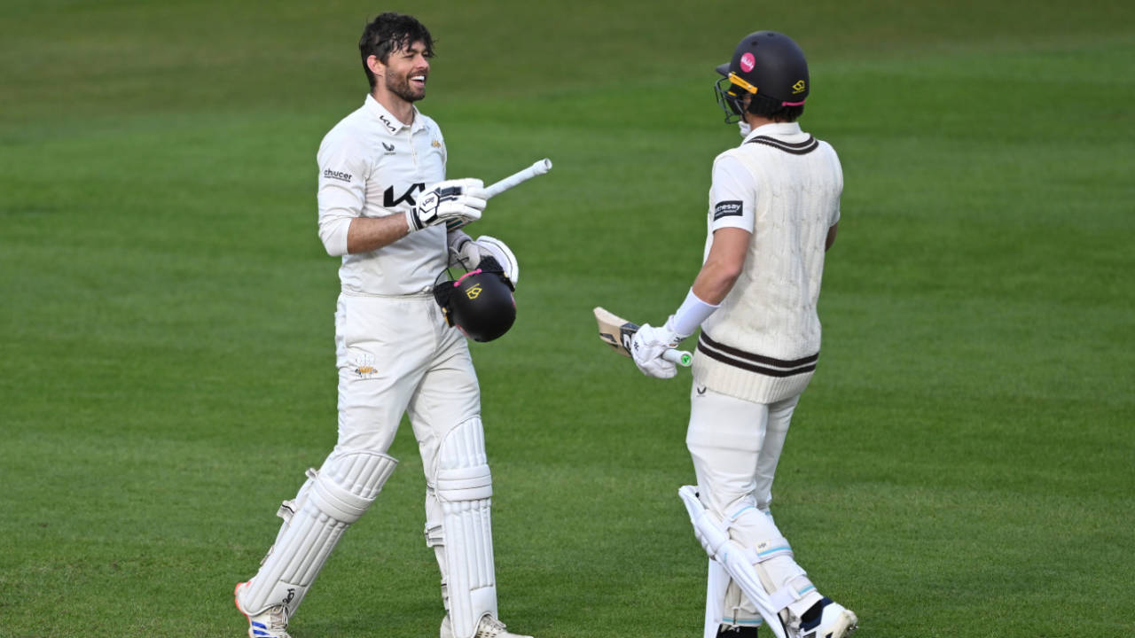 Ben Foakes ki zid ke aage Essex ne teke ghootne: Surrey ko haar ke jabde se nikala bahar