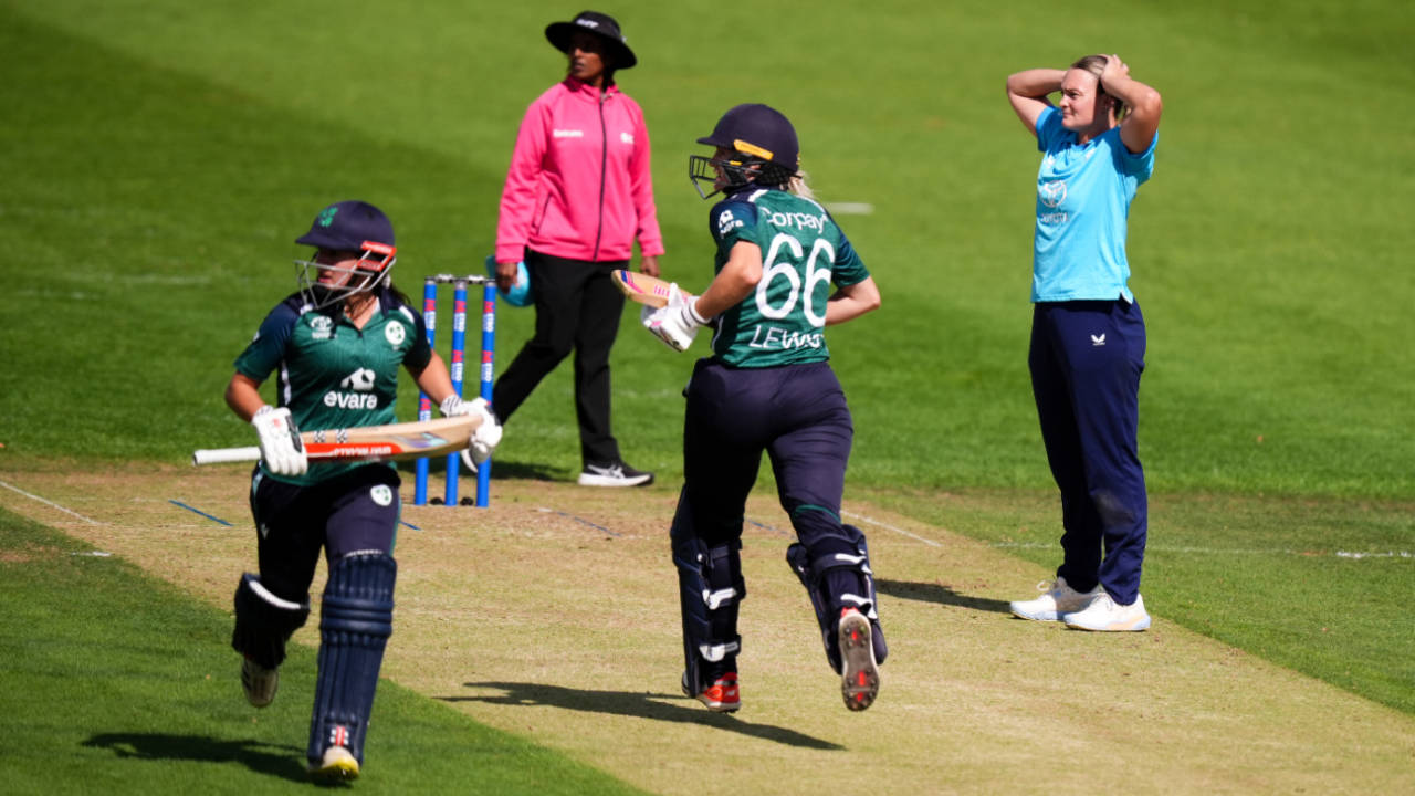 Ireland Ne England Ke Ghar Mein Machaya Ghadar: Lewis, Hunter Aur Stokell Ka Leicester Mein Masterclass!
