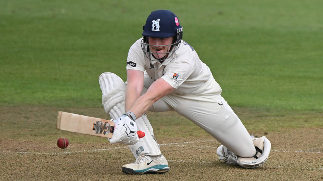 Rob Yates and Sam Hain ka Toofaan: Hampshire ki Battiyaan Gull as Warwickshire Dominates!