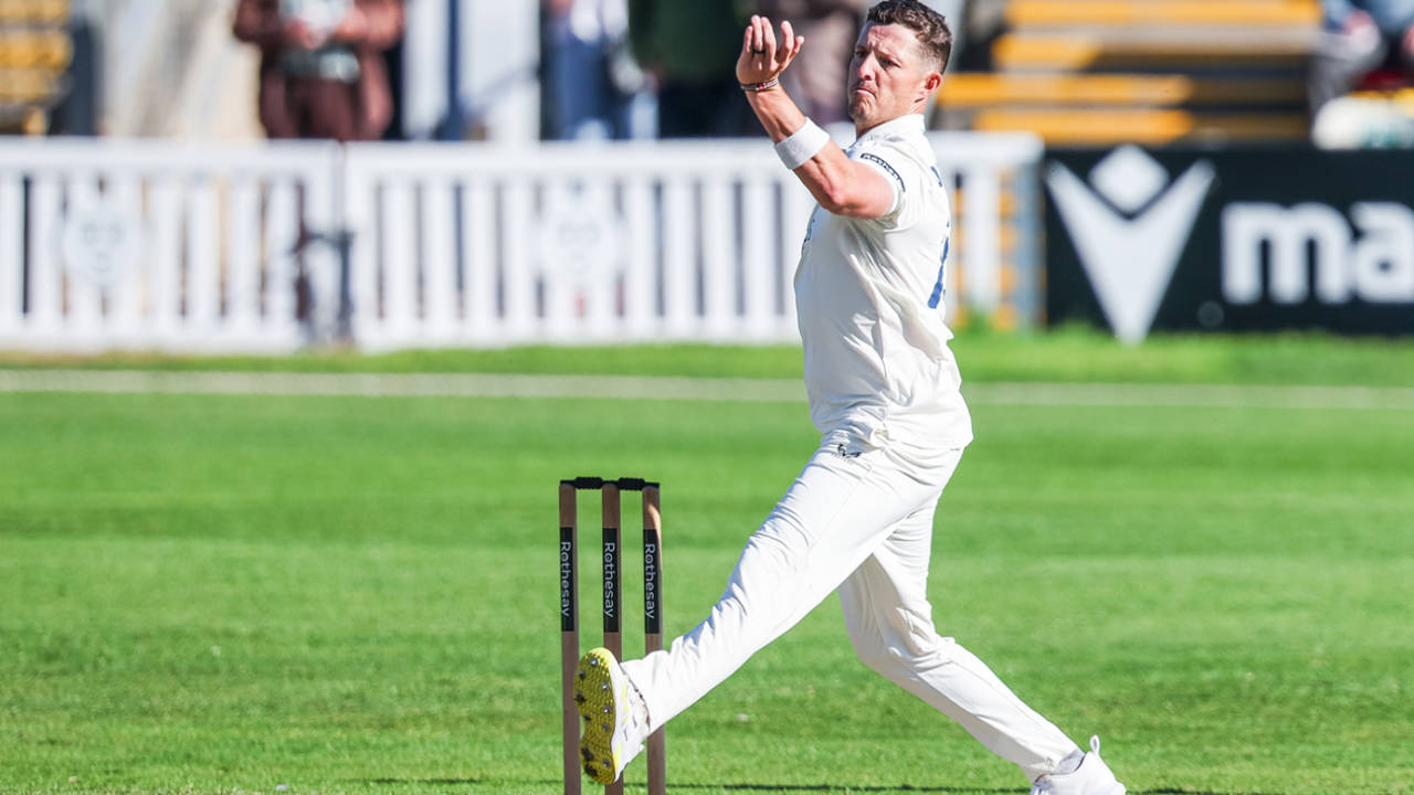 Kent Ka Canterbury Masterclass: Brett D'Oliveira Ki Century Hui Bekaar, Promotion Ki Race Mein Kent Ne Gaada Jhanda!