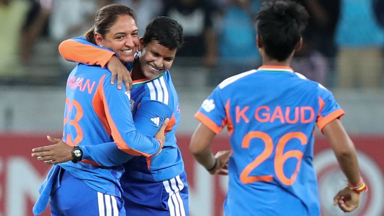 Pakistan’s Ultimate Embarrassment: India Women and Shree Charani Spin Neighbors Out for Just 55