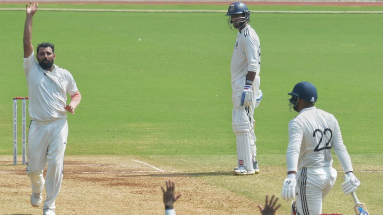 Mukesh Kumar aur Mohammed Shami ka Red-Soil Masterclass: East Zone ne South Zone ko dharashayi kiya