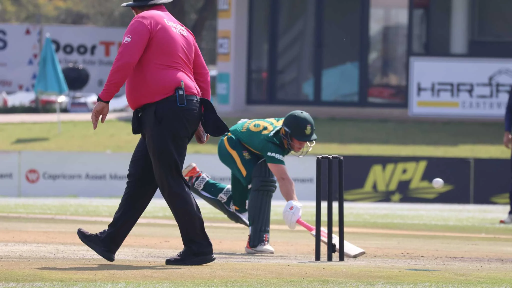 30 Par Run-Out Hote, 150 Par World Record Tied: Jordan Hermann Ke Historic ODI Debut Ka DRS Twist