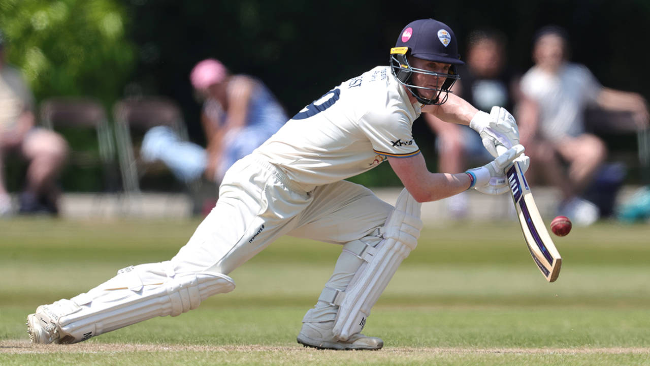 Kent ki haalat tight: Derbyshire ne set kiya 434 runs ka impossible target