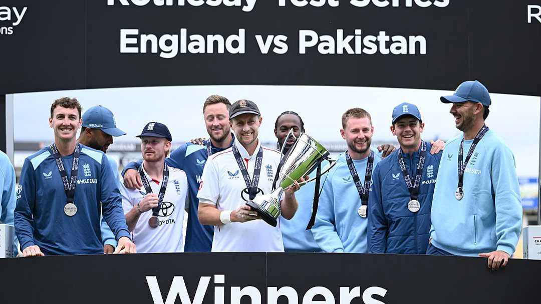 2 For 2 Se 3-0 Sweep Tak: Root-Cox Stand Ne Pakistan Ki Comeback Hope Tod Di
