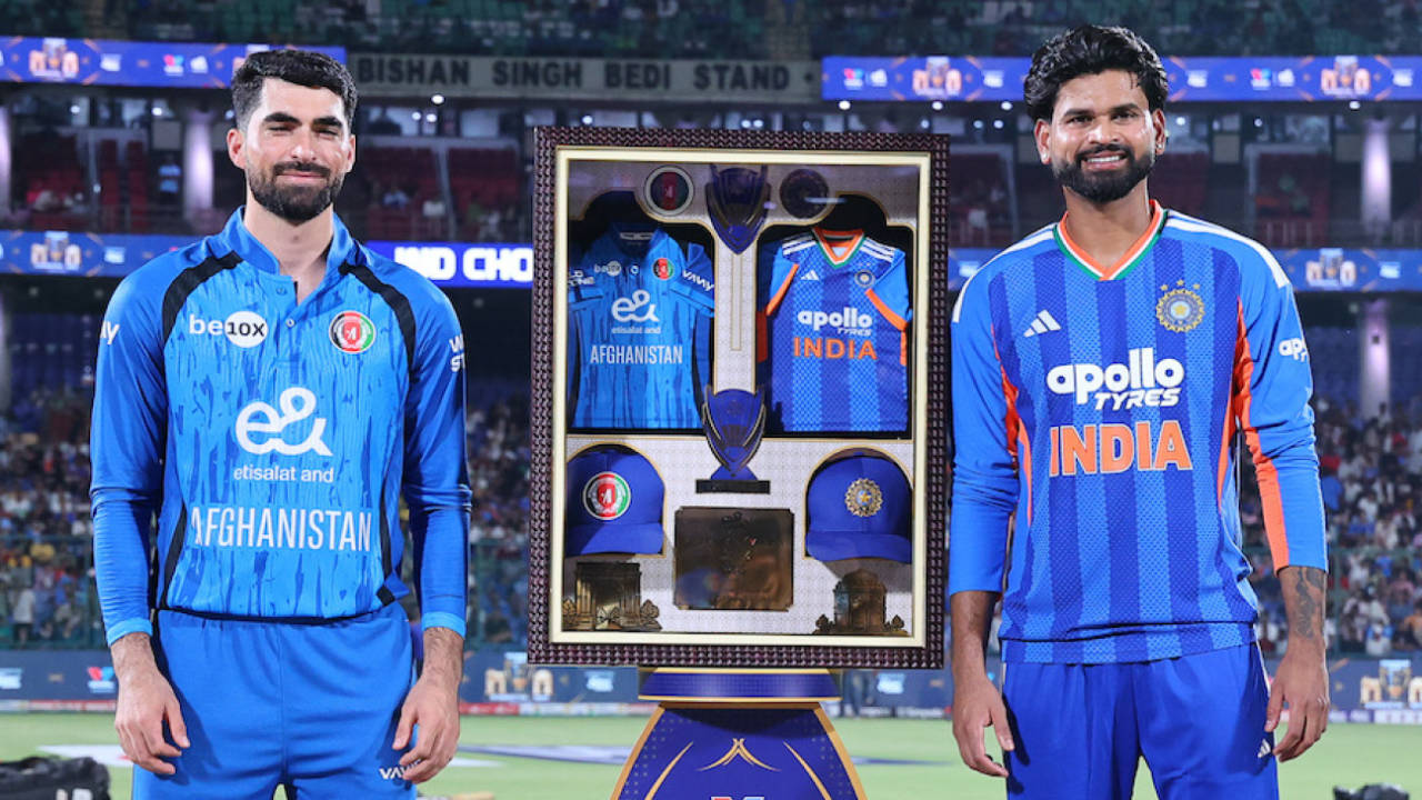 Toss Masterclass: Shreyas Iyer Wins 10th Straight Toss as India Opt to Bowl; Sanju Samson Returns