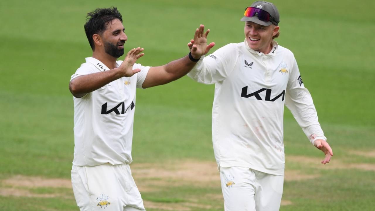 Auqib Nabi ki Dahad aur Oval mein 20 Wickets ka Kohram: Indian Seamer ne County Championship mein Machayi Tabahi