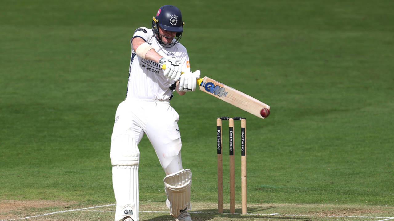 Nick Gubbins ka Unfiltered Masterclass: Hampshire ki survival race mein laut aayi jaan!