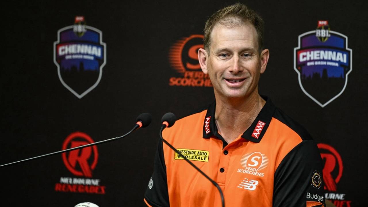 Chepauk ka Chakravyuh: Perth Scorchers Coach Adam Voges ne mangi Mike Hussey se help!