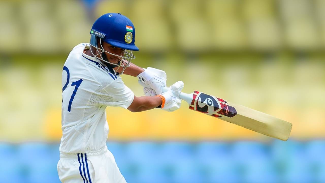 Yashbardhan Chauhan ki All-Round Class: Australia U-19 ki Rajkot mein Bolti Band, India ne Jeeti Series