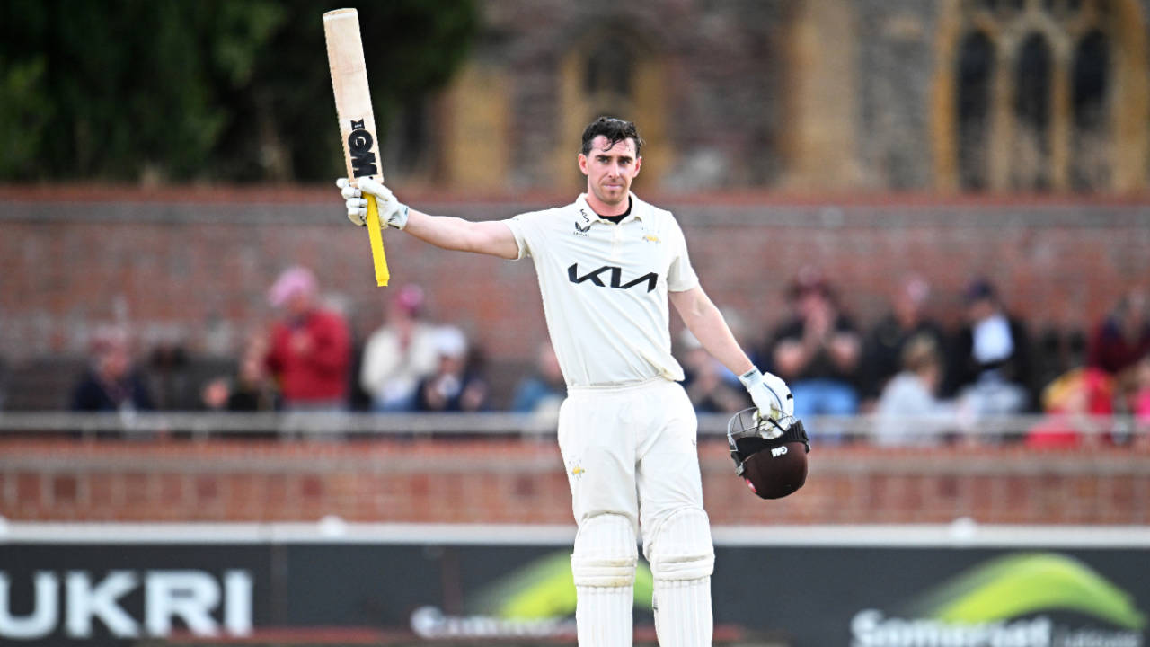 Dan Lawrence Century ne Somerset ke Title Dreams par Chalayi Talwar: Surrey ka Taunton mein Dominance