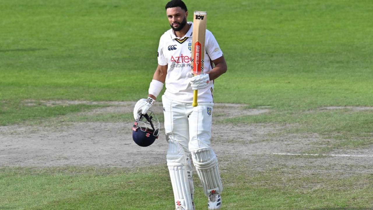 Emilio Gay Ke Toofani Hundred Aur Mayank Agarwal Ki Class Se Durham Ne Lancashire Ko Kya Dhoya Hai!