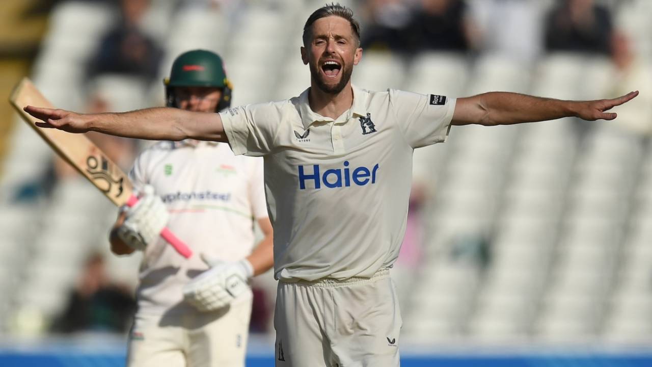 Warwickshire ka halla bol: Chris Woakes aur Ethan Bamber ne Leicestershire ko dhool chata kar jeeta 9th County Title