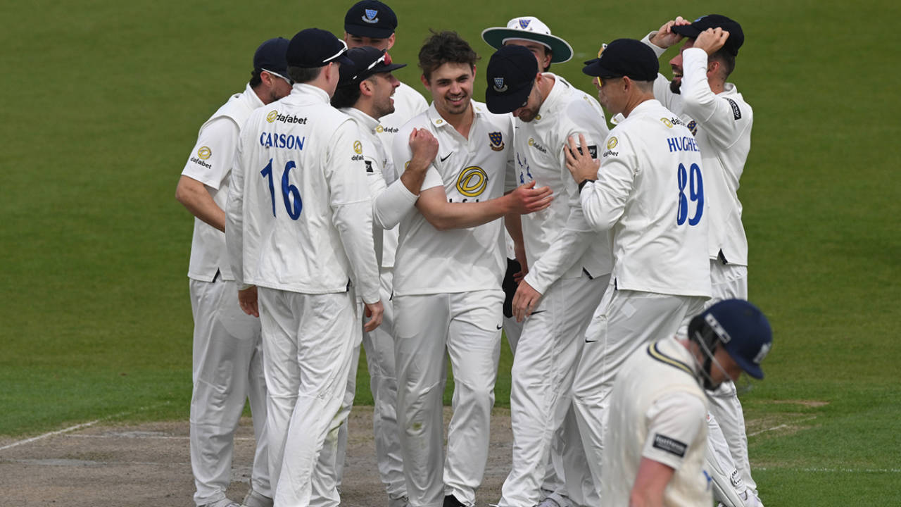 Tom Price aur Jaydev Unadkat ne machaya hulla, Sussex ne Hampshire ko kiya be-abroo!