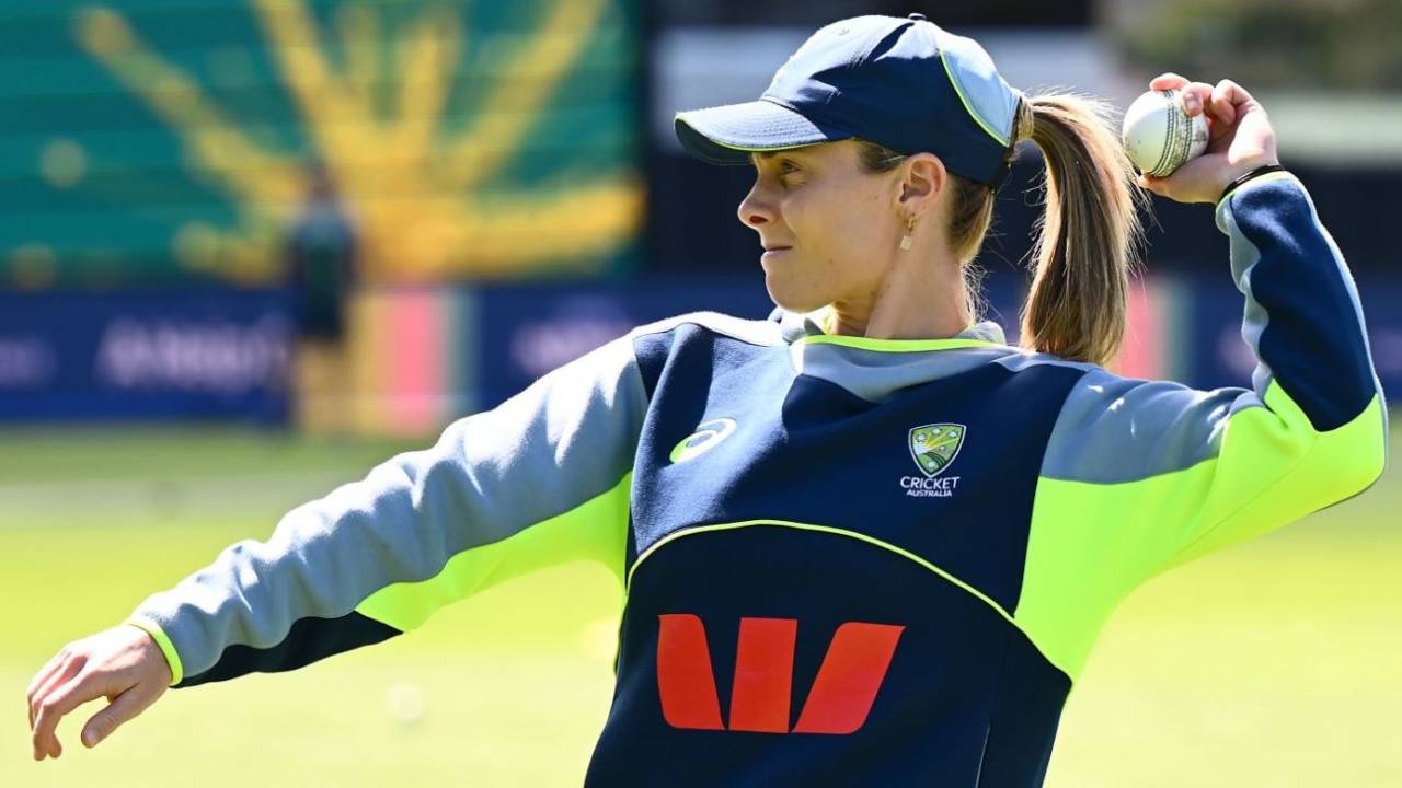 Australia Women Squad Shock: Sophie Molineux Injured and Grace Harris Dropped for Bangladesh Series