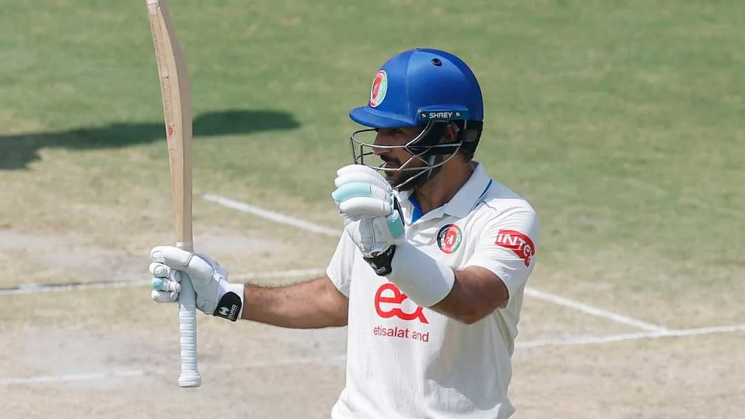 Rahmat Shah Ne Abu Dhabi Mein Badli Test Ki Tasveer: 139/4 Se Afghanistan Ki Zabardast Wapsi