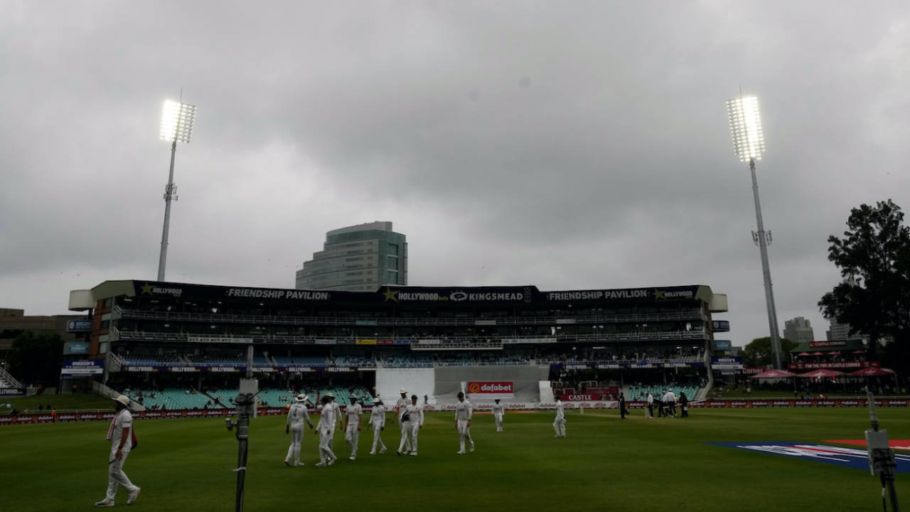 Australia vs South Africa: Bad Light bani kabab mein haddi, kya Pat Cummins ki sena jeet payegi ye race against time?