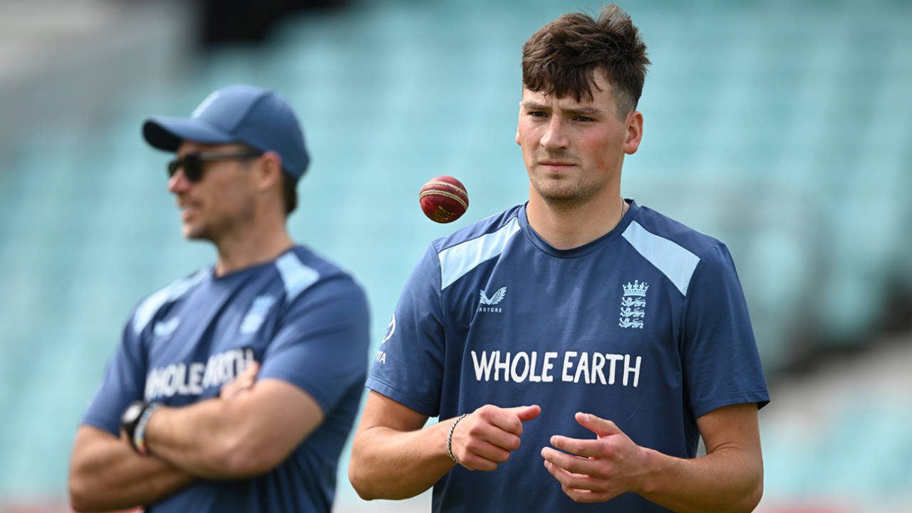 England ECB Central Contracts: Uncapped Henry Crocombe ki Jackpot Deal aur Joe Root ka 2028 tak ka Masterplan