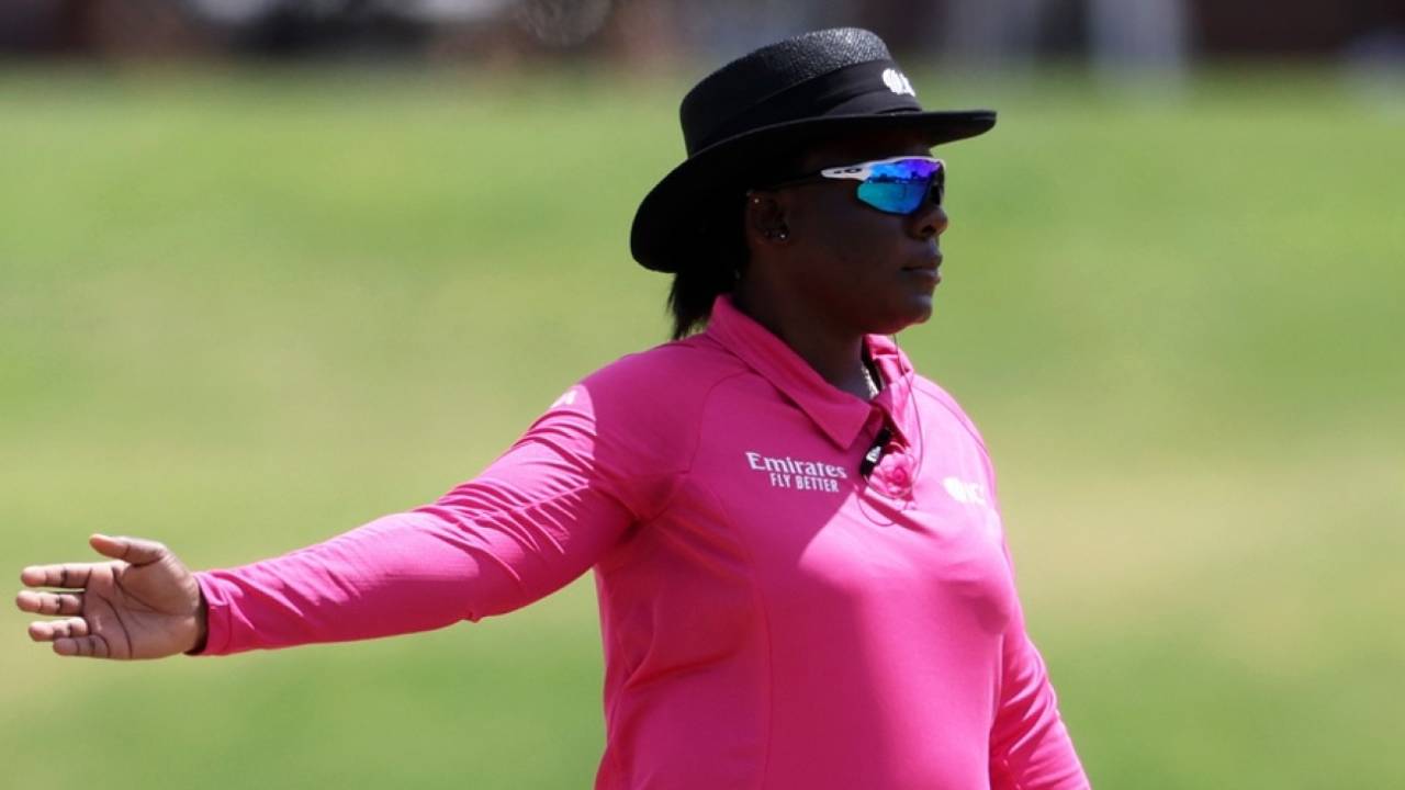 Zimbabwe Cricket Legend Sarah Dambanevana Passes Away: 36 ki Umar mein Umpiring World ki Star ne li Aakhri Saans