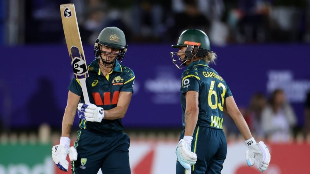Ellyse Perry ke toofan mein uda New Zealand as Australia survives a massive collapse at North Sydney Oval