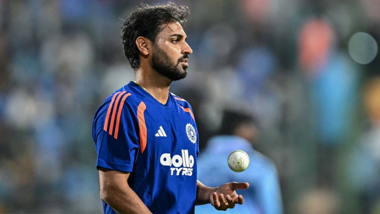 Swing King Bhuvneshwar Kumar is Back: New Zealand Captain Mitchell Santner ne maana India ka khauf!