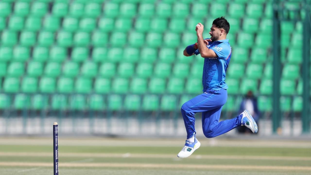 Sharjah Mein Final Ka Shor: Zimbabwe Ne Chuna Batting, Fazalhaq Farooqi Ki Hui Toofani Entry