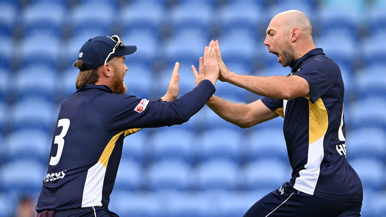 Mitch Perry Ki Tsunami Me Bahi Tasmania: Victoria Ne Matthew Short Aur Kellaway Ke Dum Par Darz Ki One-Sided Jeet