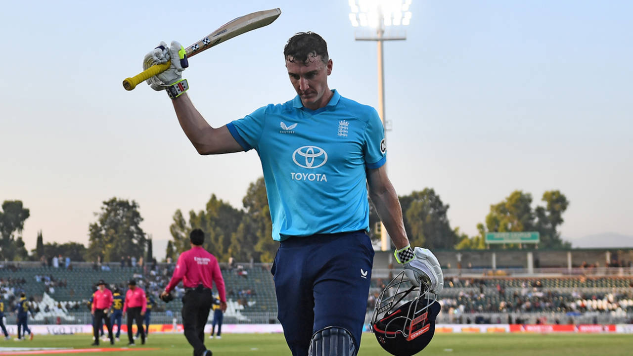Pakistan vs England: Shaheen Afridi ne jeeta Toss, Lahore mein Debutants ki entry aur Shadab Khan ki wapsi par trolling shuru!