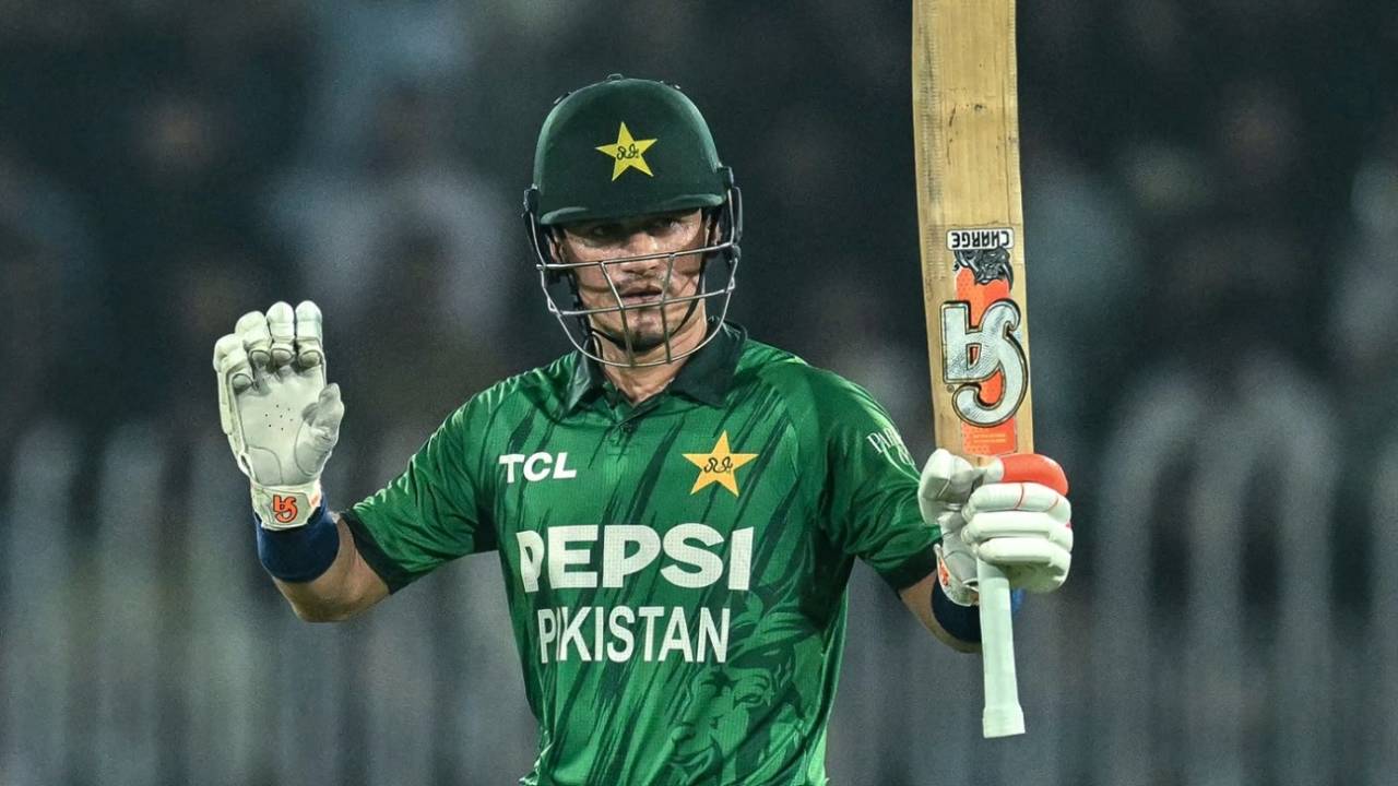 Lahore Me Pakistan Ki Tight Fight: Naseem Shah Ki Wapsi Aur Sri Lanka Ka Chasing Plan Karega England Ko Bechain