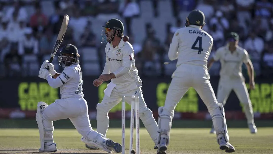 Cape Town Test Mein Australia Ka Zabardast Comeback: Inglis Ki Century Ke Baad Lyon Ne Bavuma Ko Kiya Bowled, South Africa Par Bada Sankat