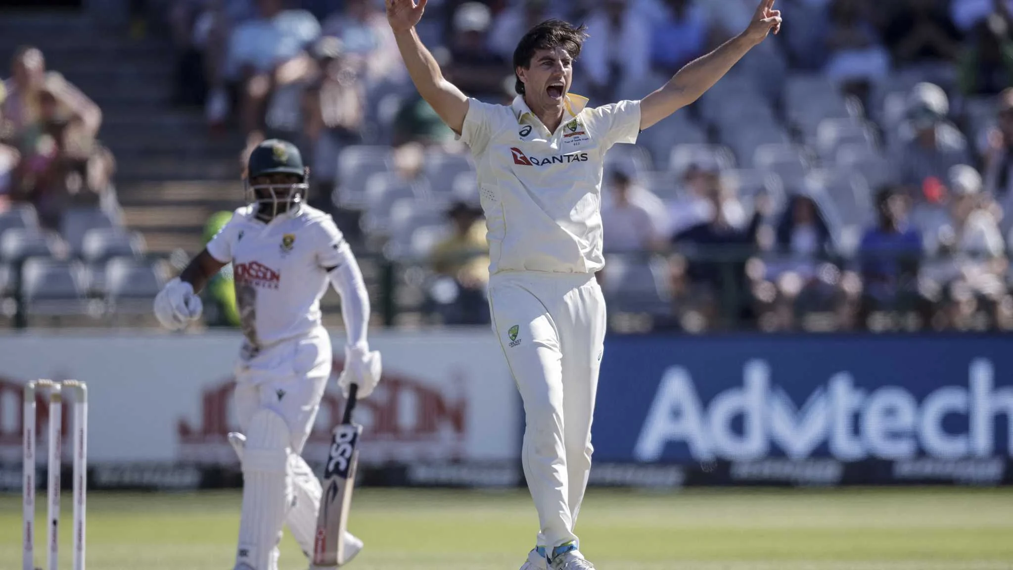 Pat Cummins Ka Newlands Chess Match: 34 Overs Mein 12 Bowling Changes, Starc Aur Lyon Ne South Africa Ko Ghera