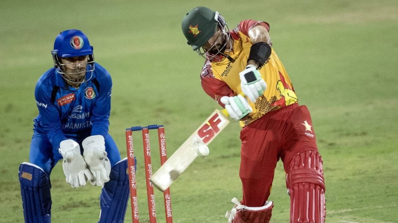 Sikandar Raza is Angry: Akela Lada Sher Lekin Team Ne Kar Diya Khela, Afghanistan Se Haar Ke Baad Dressing Room Me Hoga Tandav