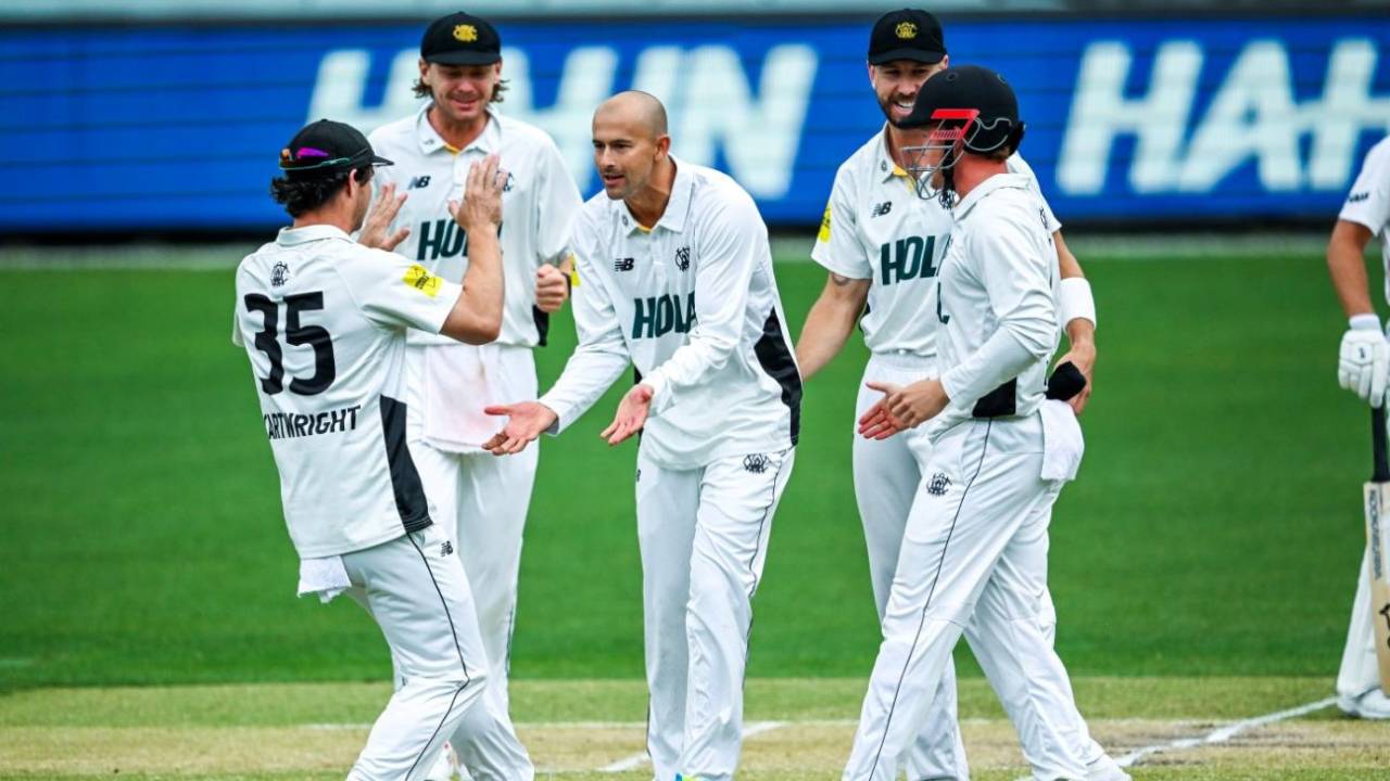 Ashton Agar ka Spin Masterclass: Western Australia ne Reigning Champions South Australia ko Adelaide Oval par dher kiya